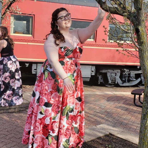 david's bridal floral prom dress Short Sleeve Sequin Floral Sheath Dress
